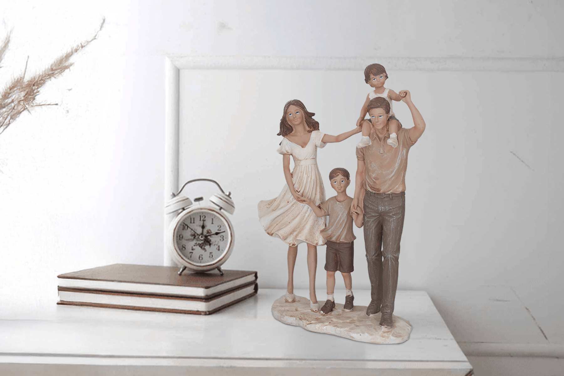 Royaloak Happy Family of 4 Figurine